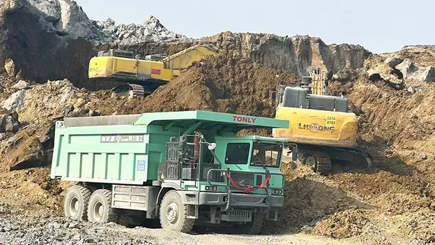 مشروع نقل الركام في Guangxi Xindongyun